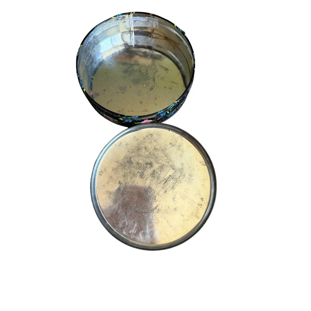 Unbranded vintage round